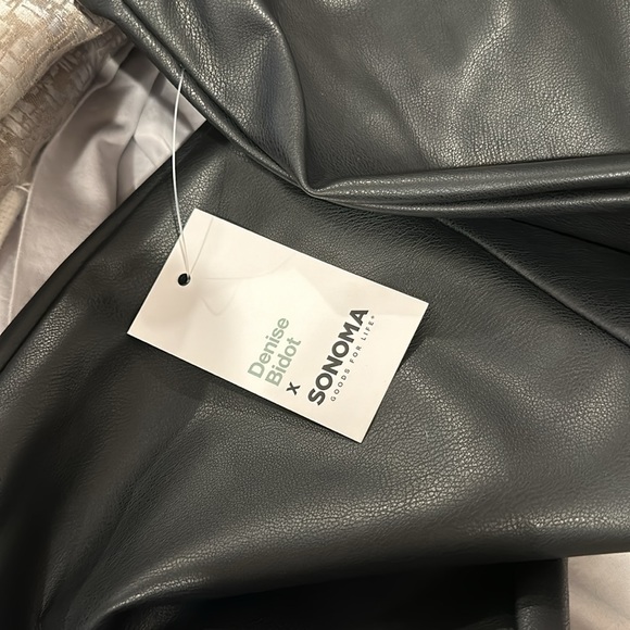 Black vegan “leather” pants - Picture 2 of 4